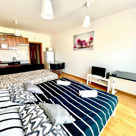 Centrum Park Apartment Prag Exteriör bild