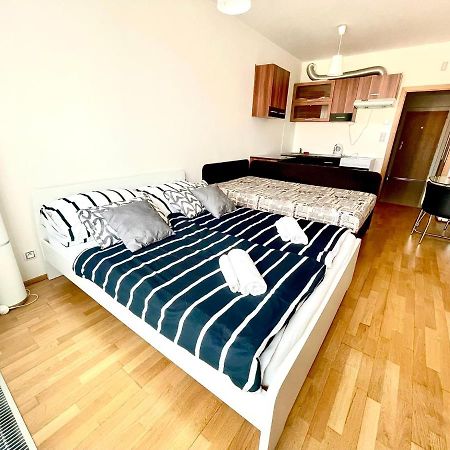 Centrum Park Apartment Prag Exteriör bild